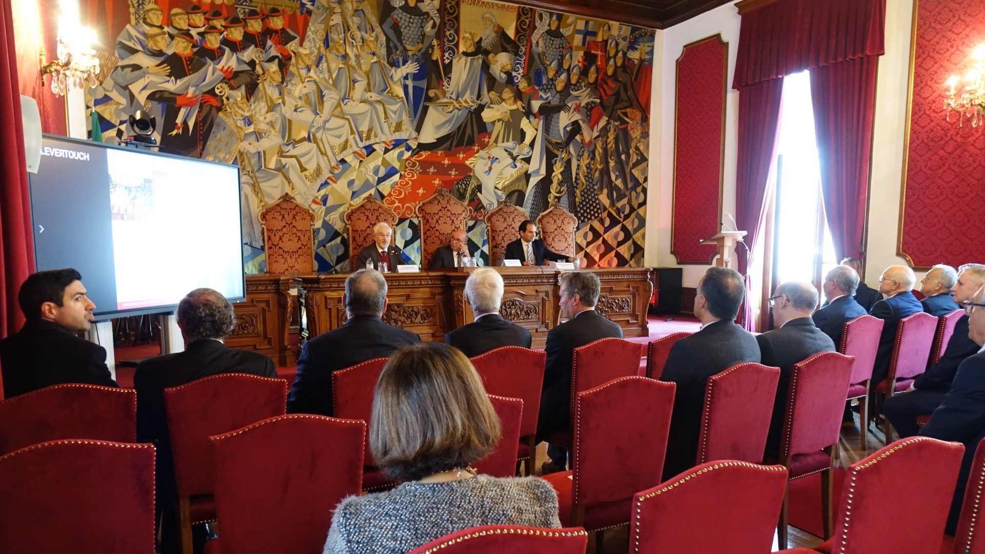 Presidente da Câmara de Coimbra participou na abertura do debate sobre a independência do poder judicial
