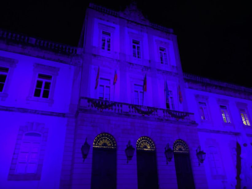 CM de Coimbra ilumina-se de azul amanhã para assinalar Dia Mundial das Doenças Raras