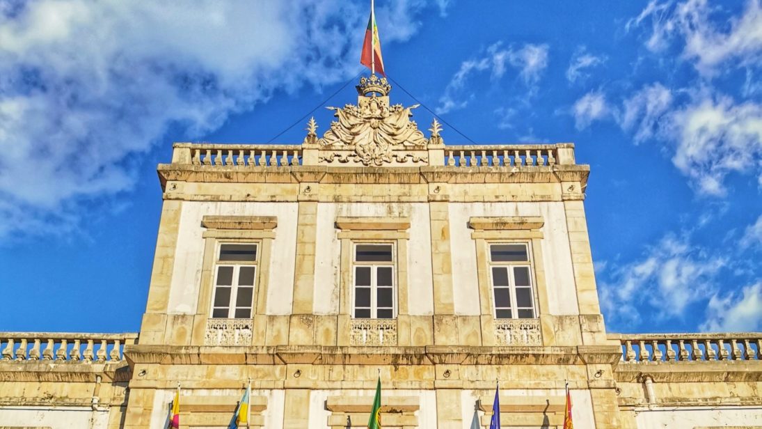 CM de Coimbra aprova prorrogação do prazo para transferência de competências da Ação Social