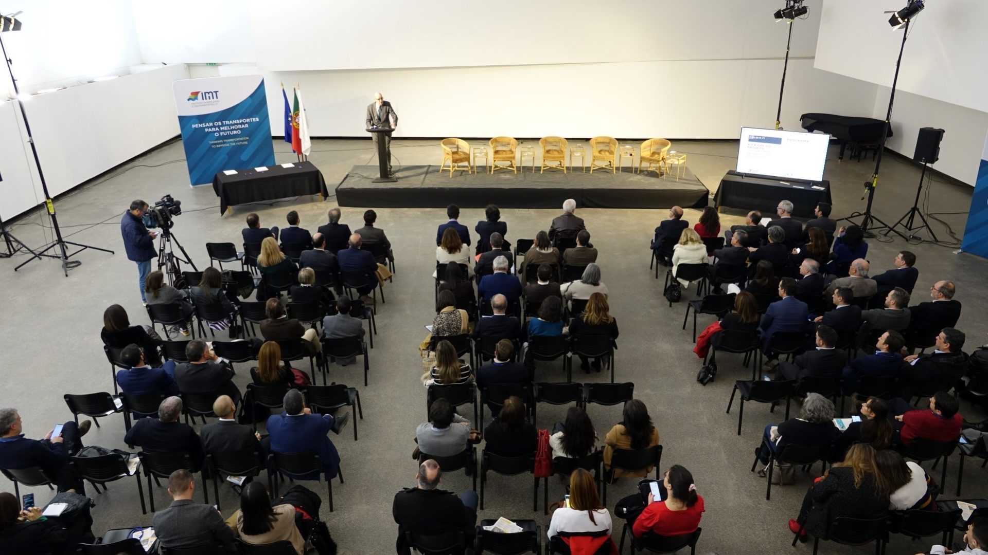 Cartão único para transportes públicos do país lançado em Coimbra