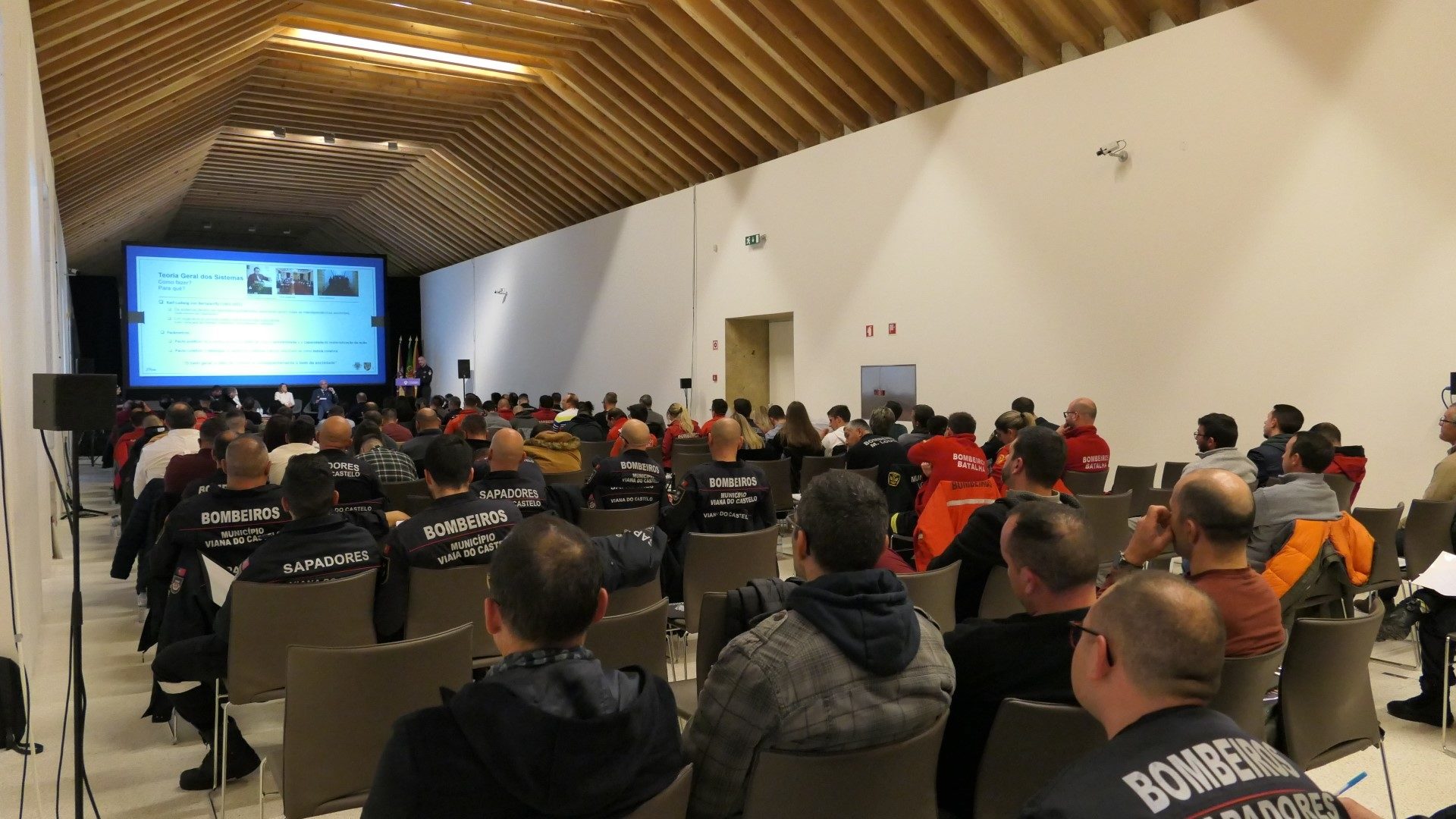 Seminário sobre saúde ocupacional dos bombeiros juntou mais de 200 participantes no Convento São Francisco