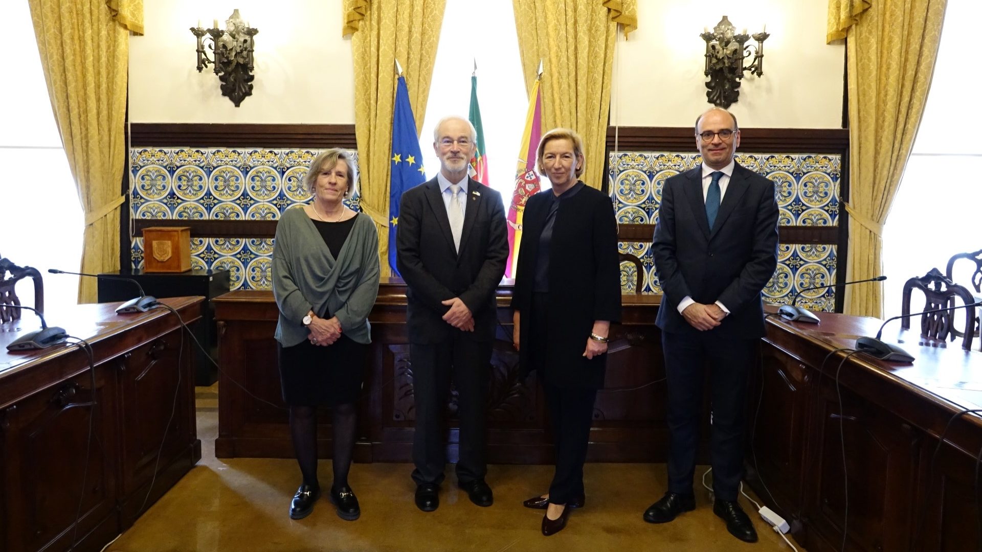 Embaixadora de França em Portugal recebida pelo presidente da CM de Coimbra