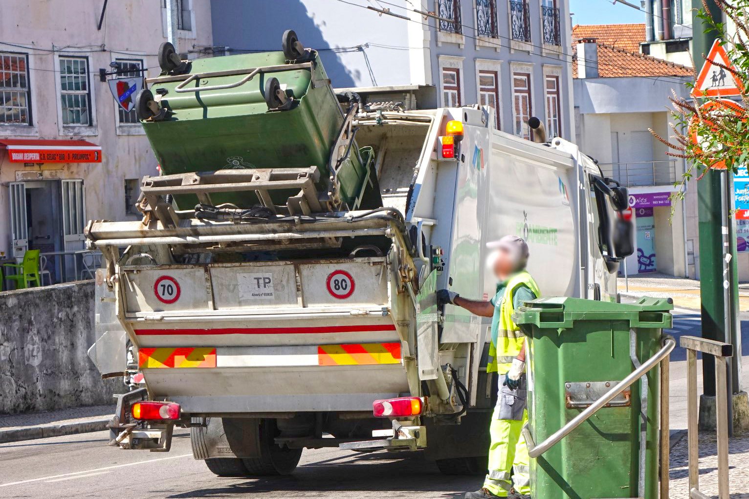CM de Coimbra apela para a não colocação de lixo nos contentores durante a greve da ERSUC