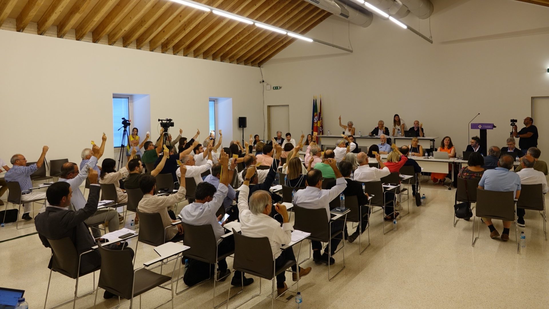 Assembleia Municipal de Coimbra aprova empréstimos de cerca de 20M€