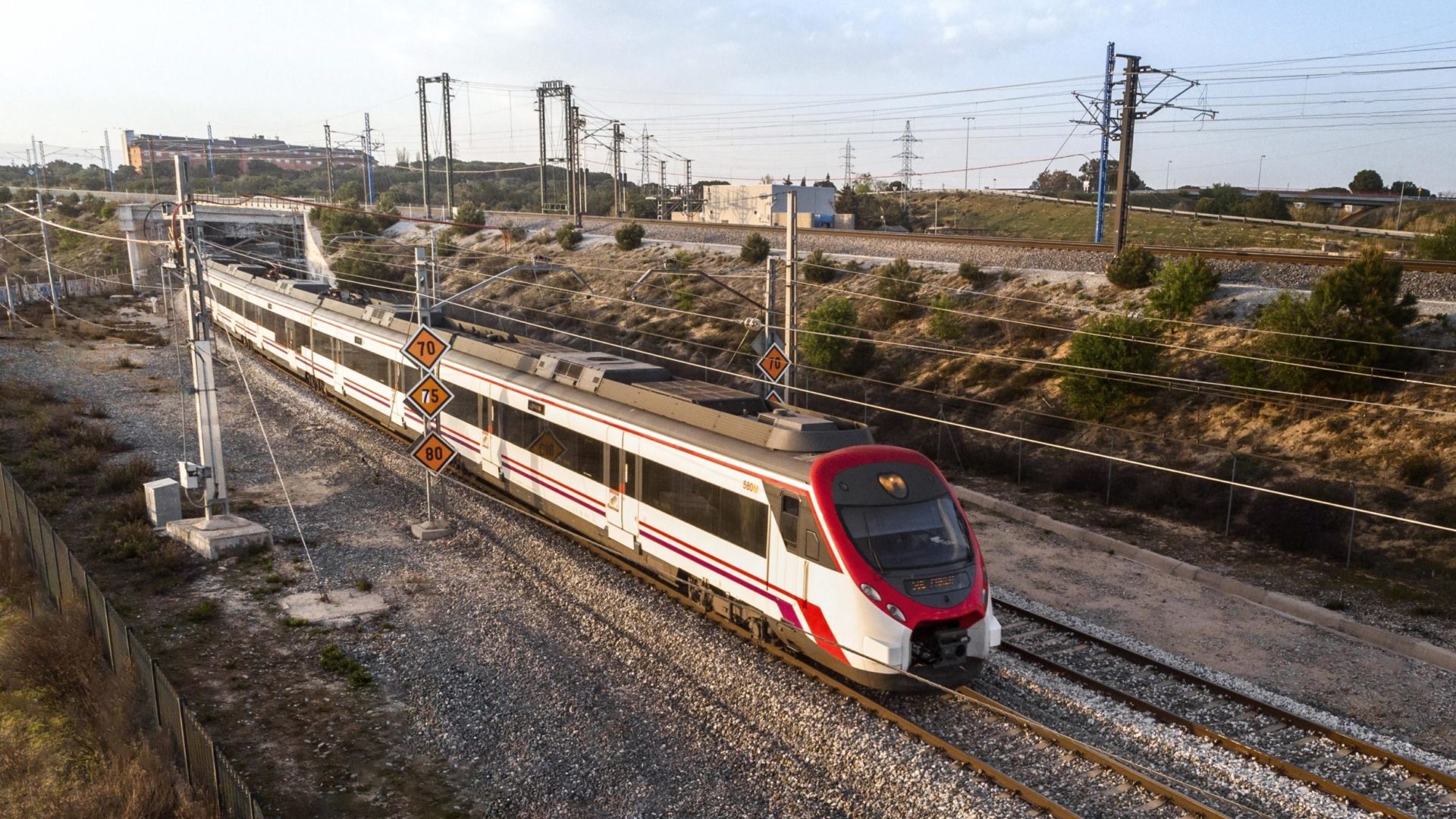 Parecer da CM de Coimbra defende eixo de alta velocidade que prevê menos demolições de casas e adoção de medidas compensatórias