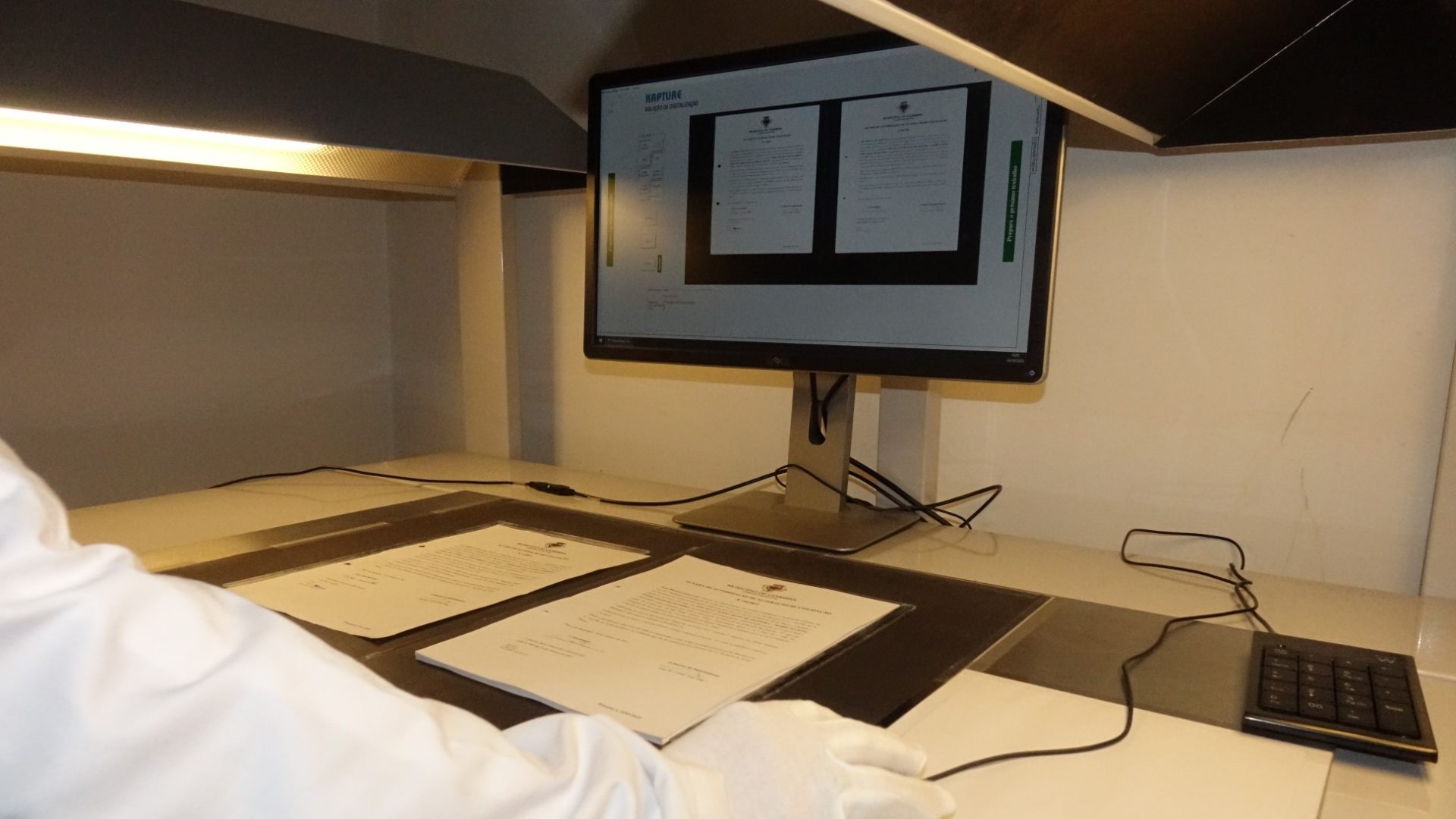 CM de Coimbra concluiu a desmaterialização de 74 anos de alvarás municipais