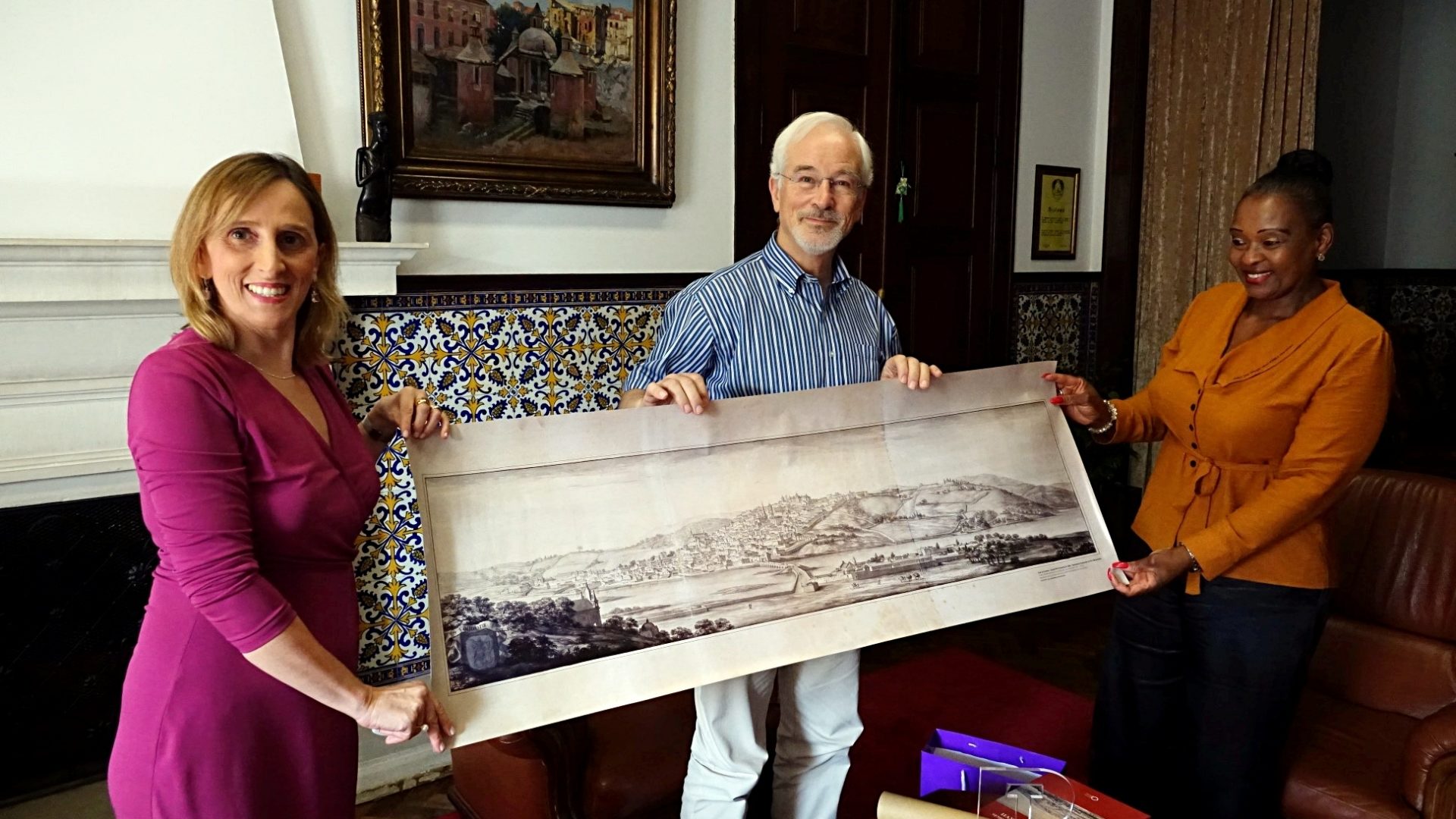 Presidente da Câmara recebe deputada moçambicana nos Paços do Município