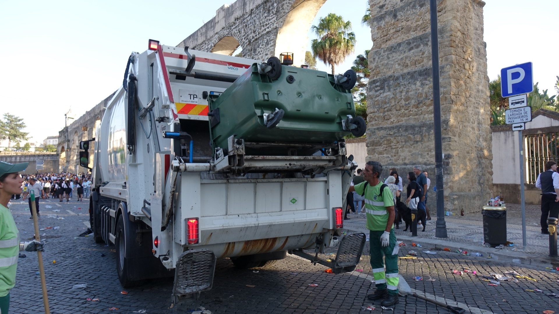 CM de Coimbra recolheu 4,2 toneladas de resíduos do cortejo da Festa das Latas