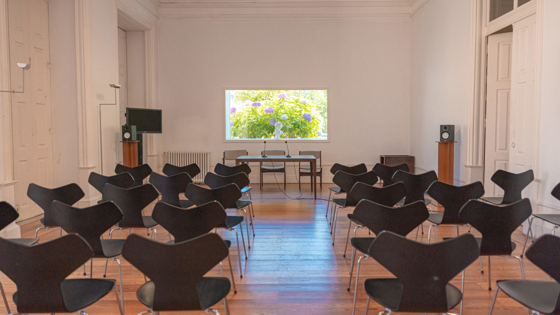 Exposição de desenhos de Margarida Alfacinha inaugura sábado na Casa da Cidadania da Língua