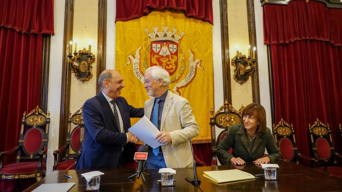 CM de Coimbra assinou transferência de competências na área da Saúde