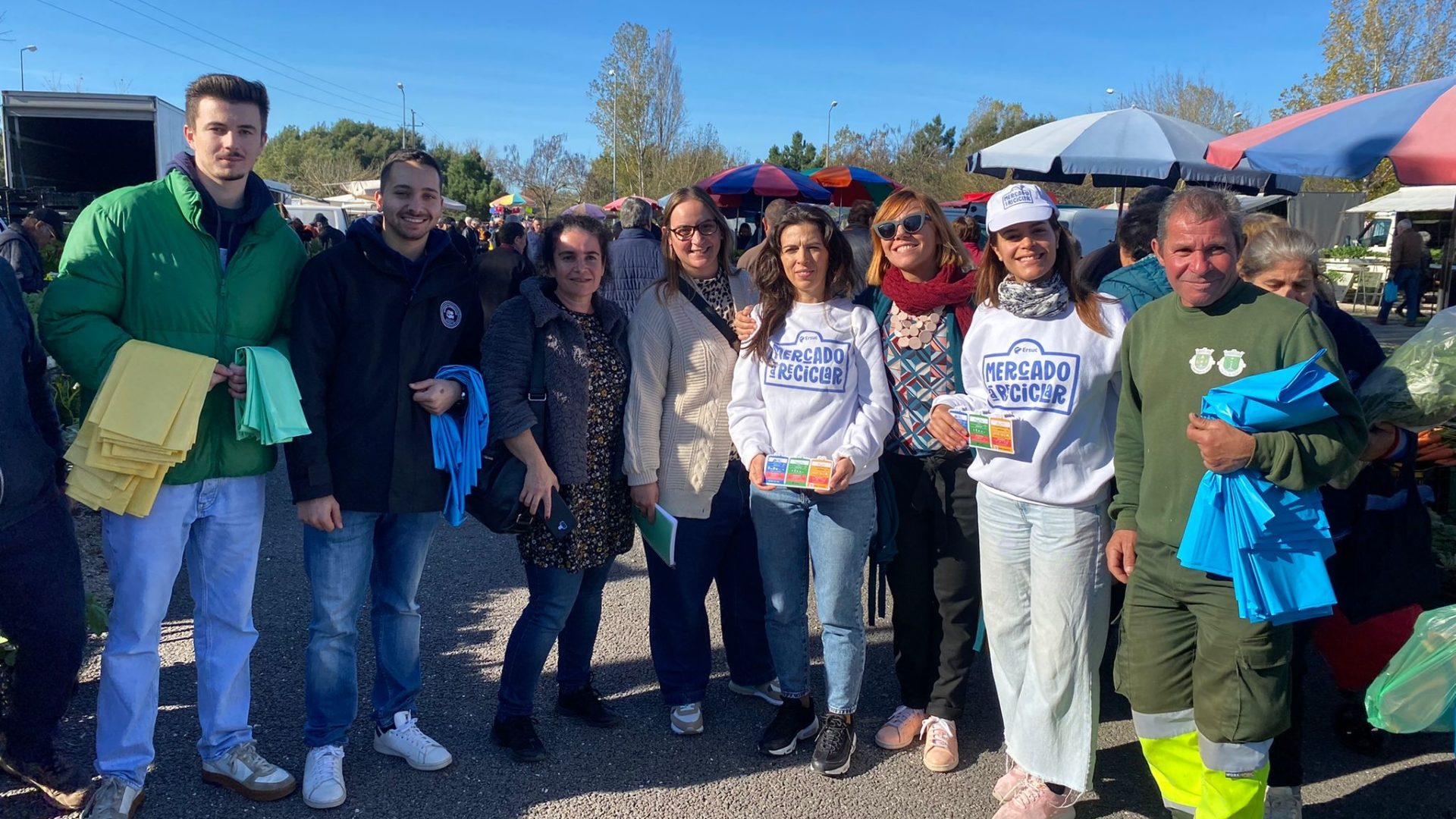 CM de Coimbra e ERSUC realizam campanha de sensibilização junto dos comerciantes da Feira dos 23