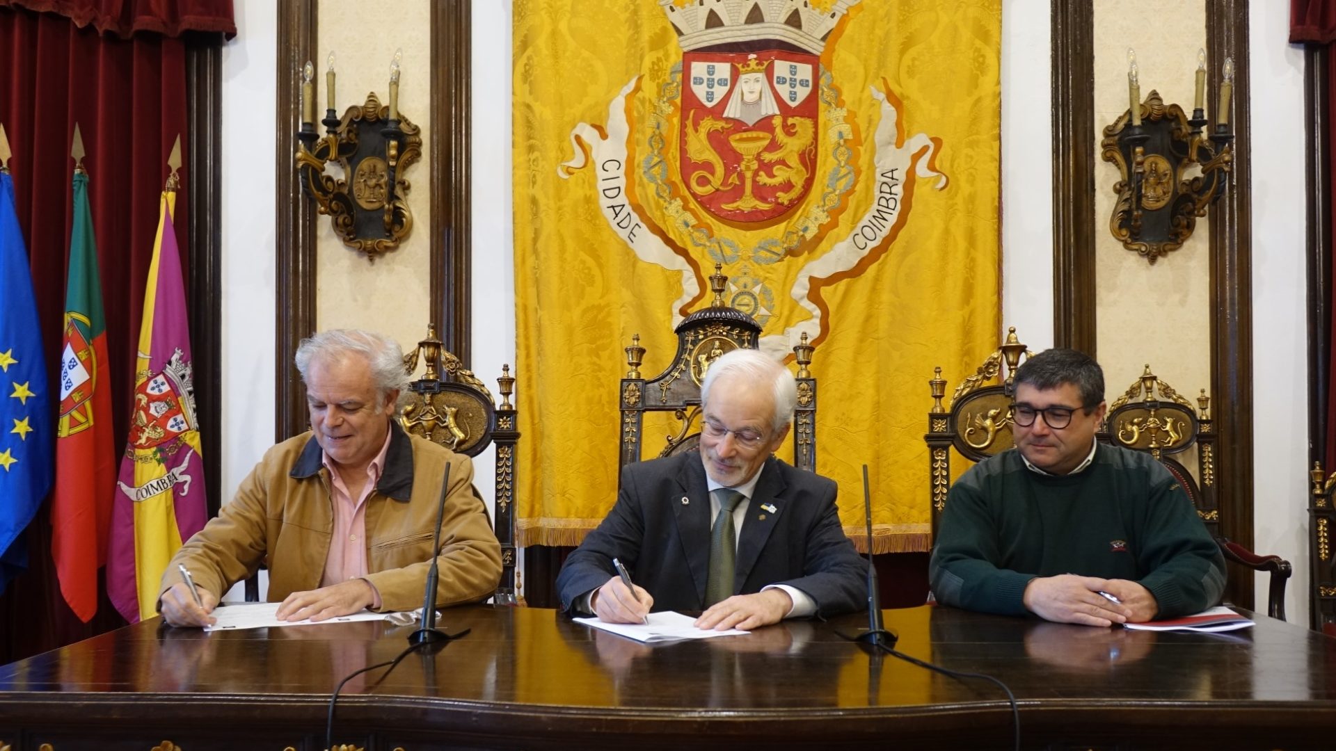 CM de Coimbra e Moto Clube assinam protocolo de cedência de instalações municipais