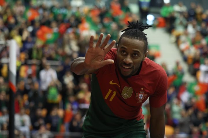 01012000-1F7A3412 (Custom)