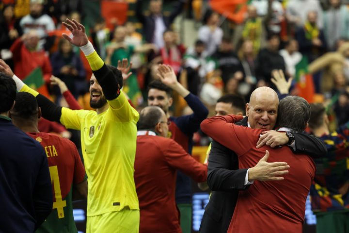 01012000-1F7A4132 (Custom)