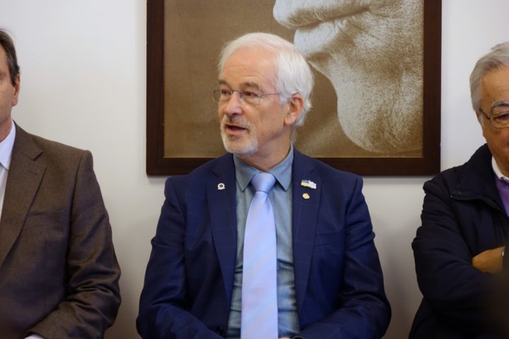 Apresentação da Comissão dos 50 anos do 25 de Abril (Personalizar)