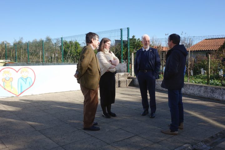 EB Trouxemil Reabilitação do parque exterior 10 (Personalizar)