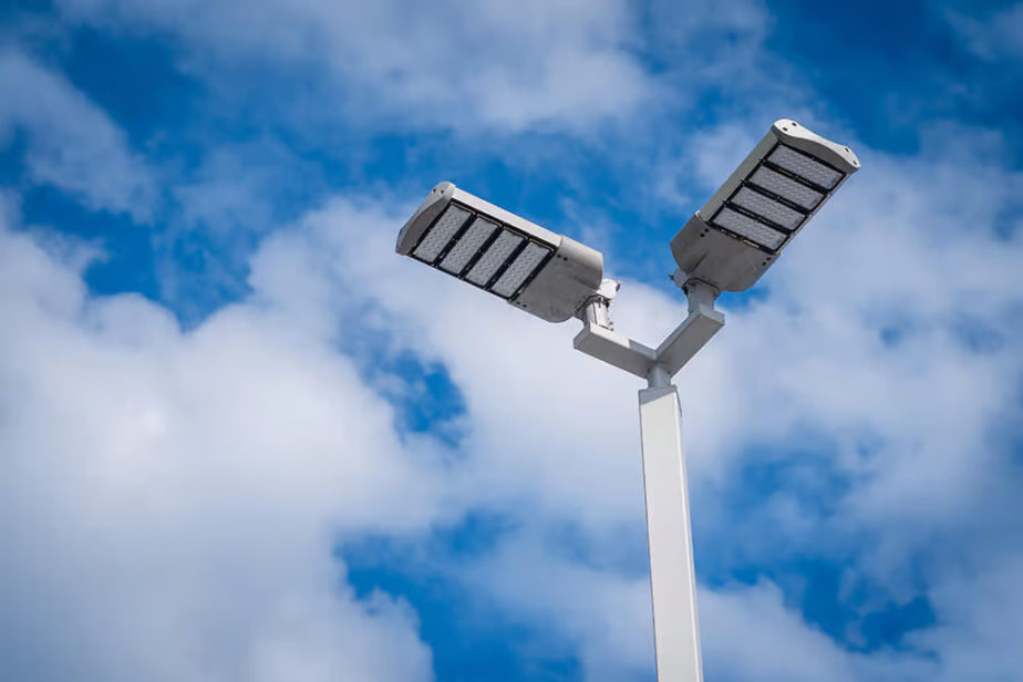 CM de Coimbra lança concurso para substituir iluminação pública