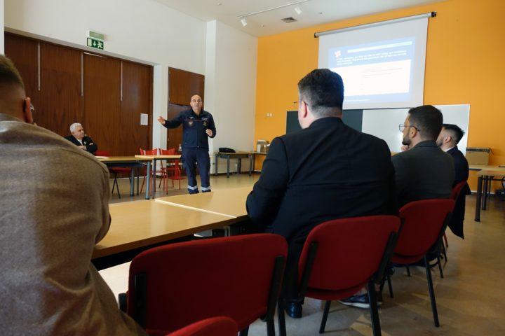 Projeto Internacional InovaJuntos 4 (Personalizar)