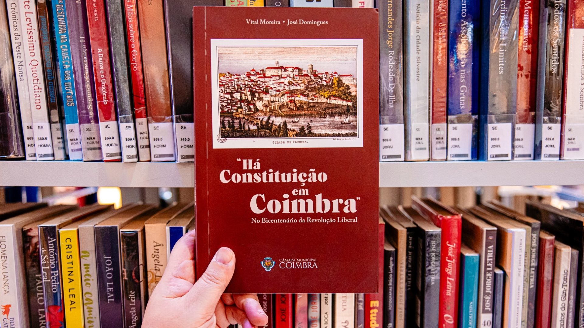 Dezenas de obras disponíveis na “livraria online” da Câmara à venda na Biblioteca e no Museu Municipal