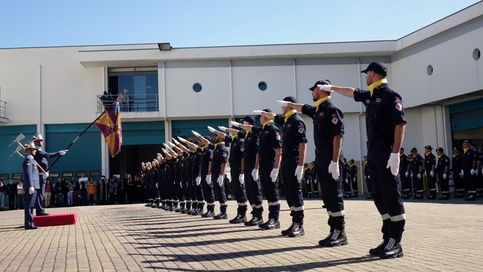 Bombeiros Sapadores apresentam 19 recrutas e anunciam novos meios operacionais no 243º aniversário