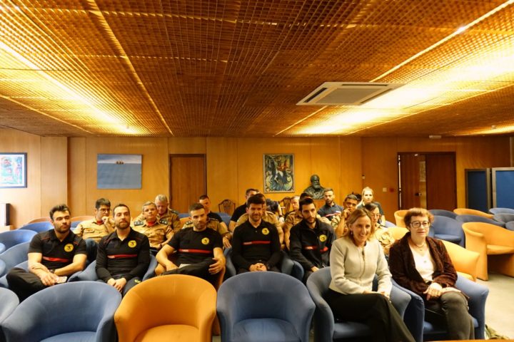 DSC05395 (Custom)-001