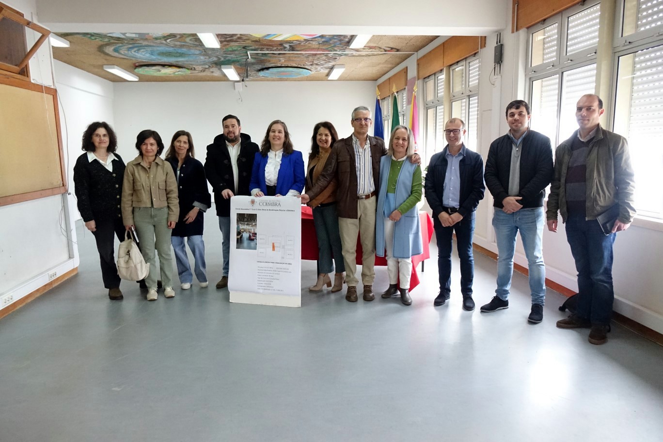 Biblioteca da Escola Secundária D. Dinis vai ficar maior e mais funcional