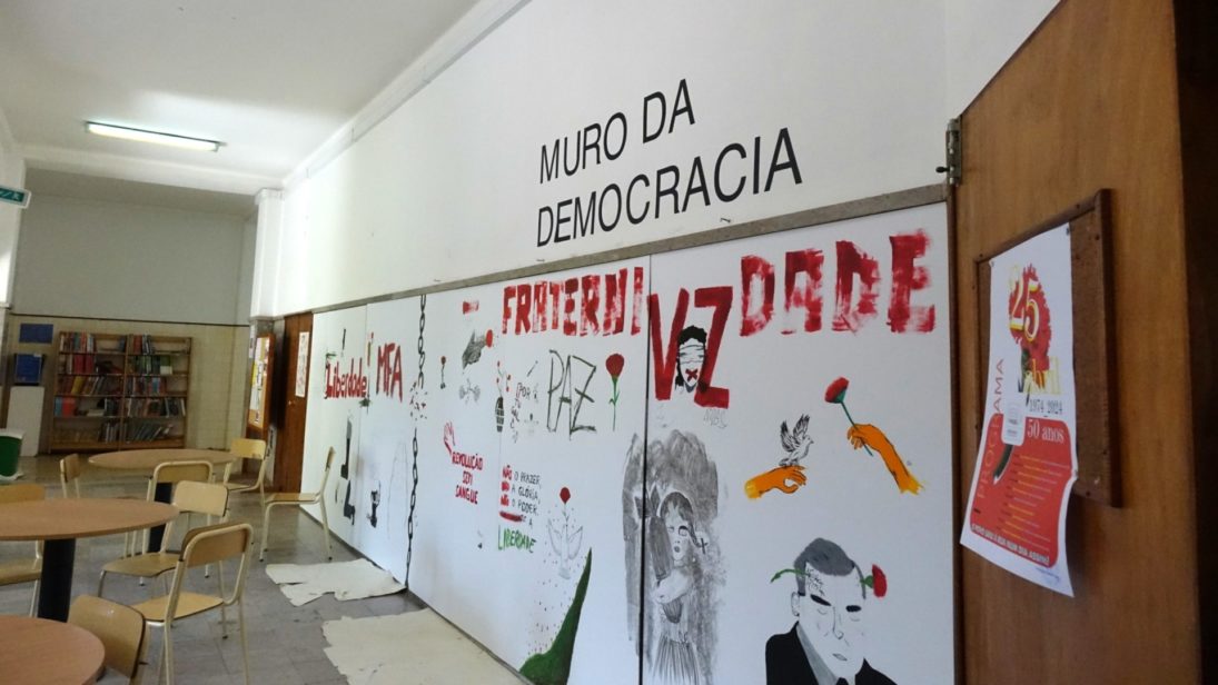 Muro da Democracia foi hoje aberto à participação de todos e promoveu debate sobre a Liberdade