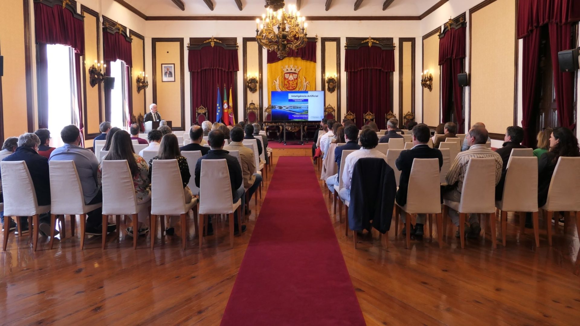 Desafios da inteligência artificial debatidos na CM de Coimbra
