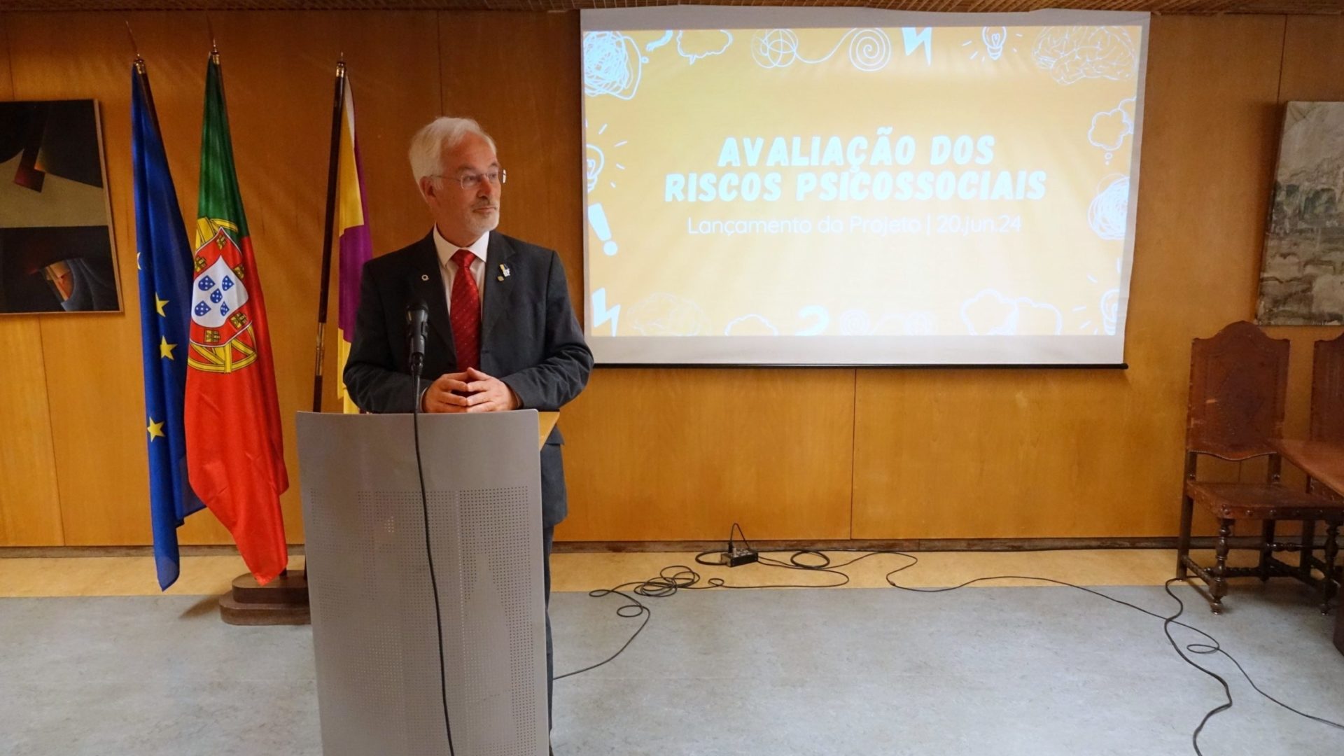 CM de Coimbra promove ação de sensibilização para avaliação da saúde psicológica dos trabalhadores municipais