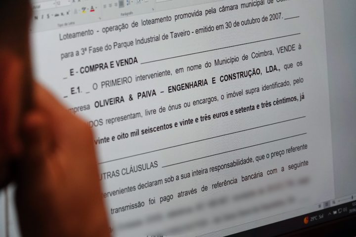 Escritura pública de venda do lote C no Parque Industrial de Taveiro 1 (Personalizar)
