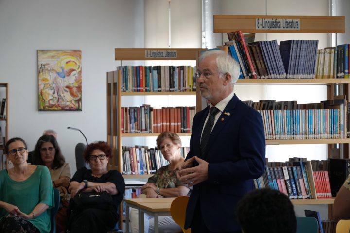 (Re)inaugurar a Biblioteca da Escola D. Dinis 0 (Personalizar)