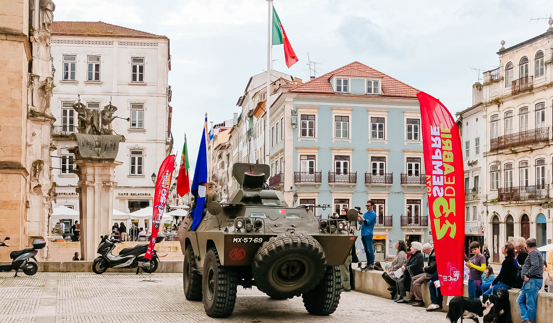 Chaimite igual à de Salgueiro Maia vai ser instalada no sábado na Praça Monteiro Valente
