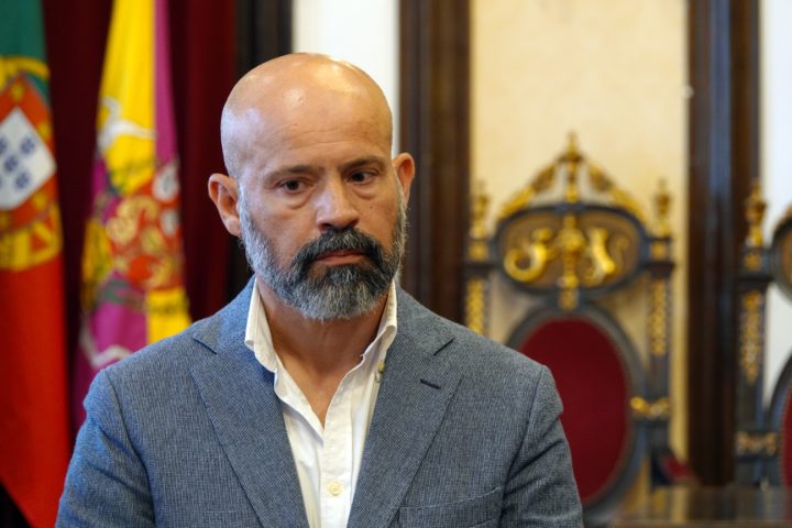 Consignação Obras Carvalhosas Águas Coimbra 10 (Personalizar)