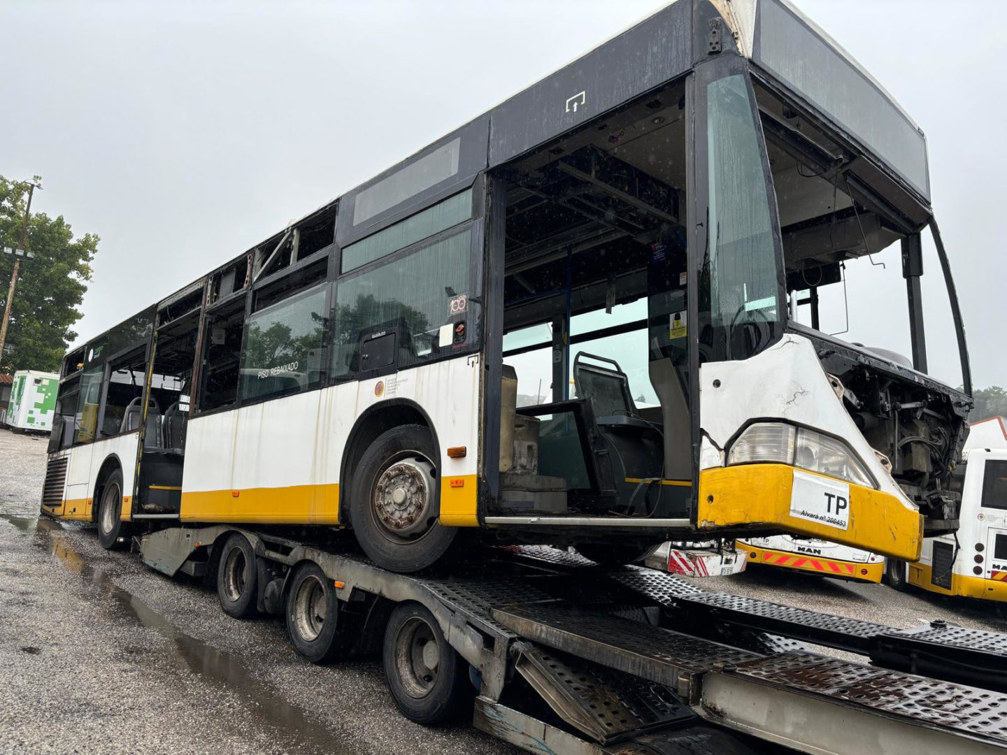 SMTUC abatem mais 15 veículos em fim de vida