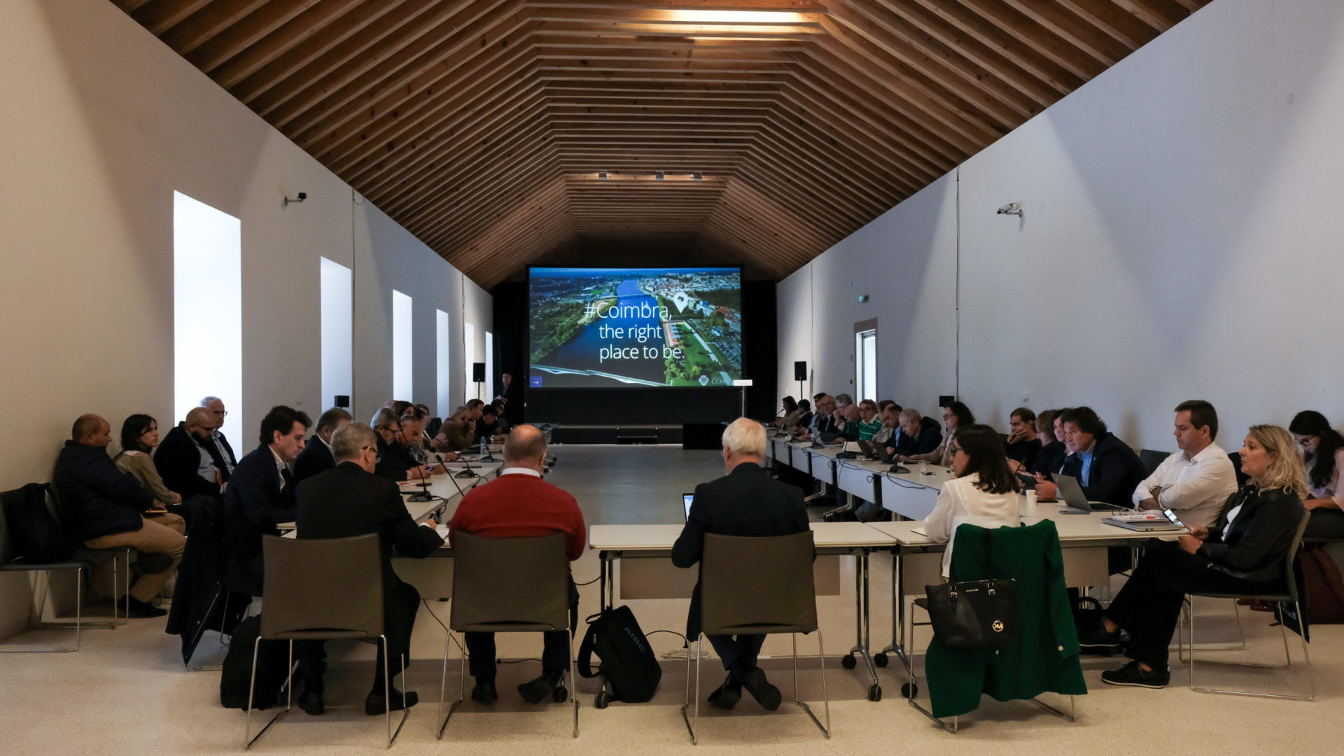 Reunião do Conselho Estratégico Municipal dedicada ao Investimento abre Coimbra Invest Summit 2024