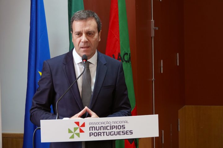 Descentralização de competências do Património Imobiliário Público 10 (Personalizar)