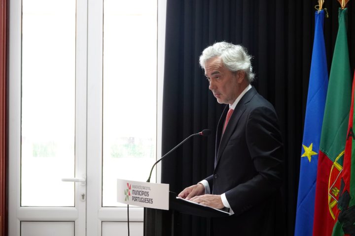 Descentralização de competências do Património Imobiliário Público 12 (Personalizar)