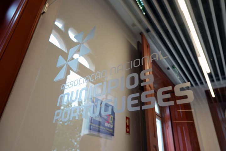 Descentralização de competências do Património Imobiliário Público 15 (Personalizar)