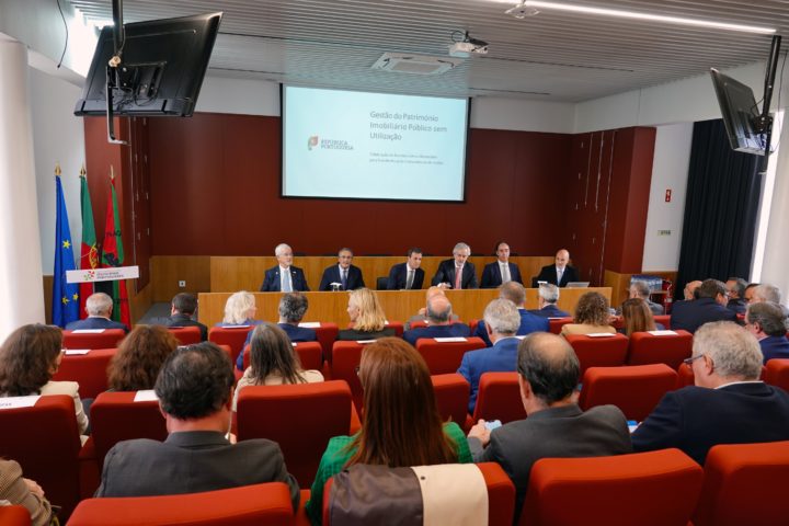 Descentralização de competências do Património Imobiliário Público 8 (Personalizar)