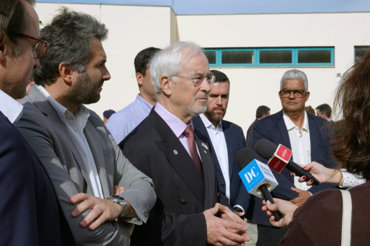 Ação de demonstração Tecnologia inovadora 3 (Personalizar)