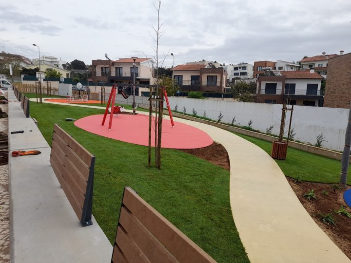 Construção de Parque Infantil e de Lazer na Rua António Lopes Espírito Santo - Mainça