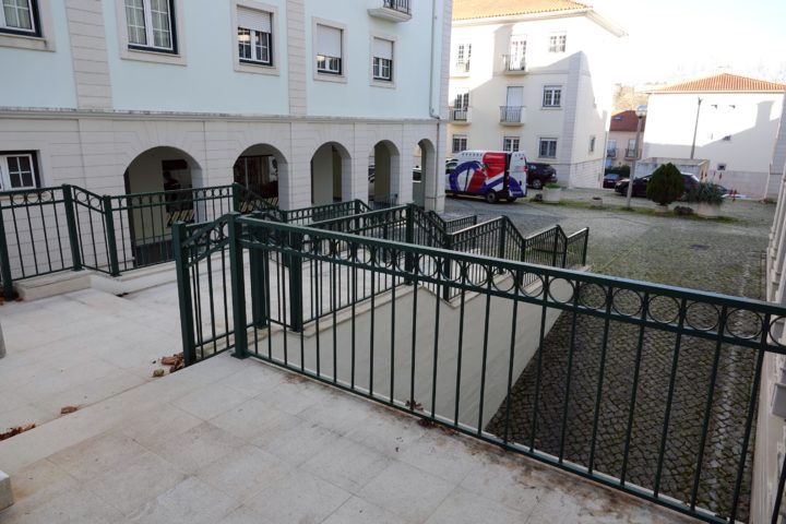 Visita às Escadas na Urbanização Quinta das Lágrimas 6 (Personalizar)