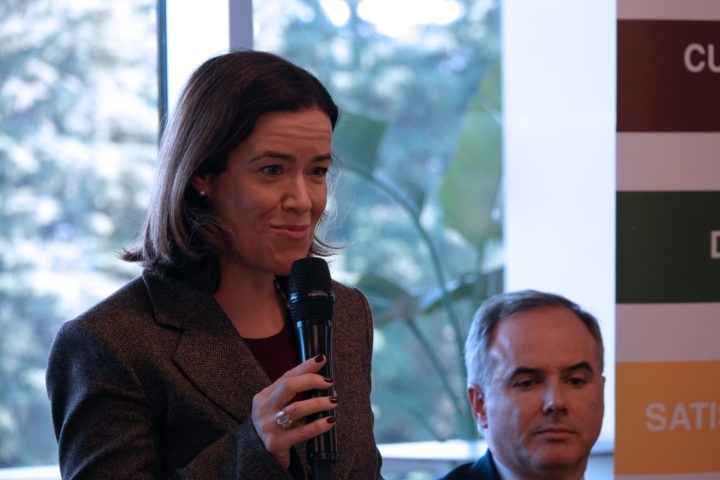 Cerimónia de Entrega de Veículos Elétricos 8 (Personalizar)