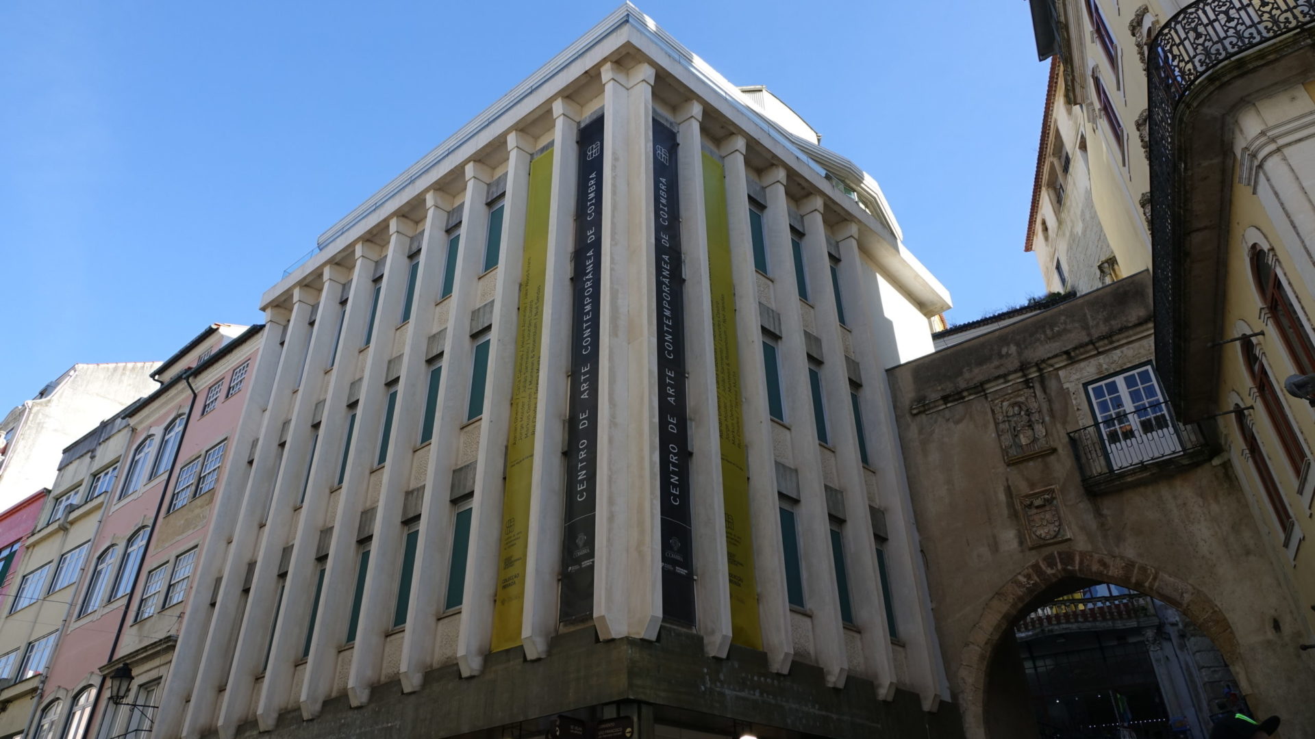 Nova exposição e “De Portas Amplamente Fechadas” marcam a programação de fevereiro do CACC