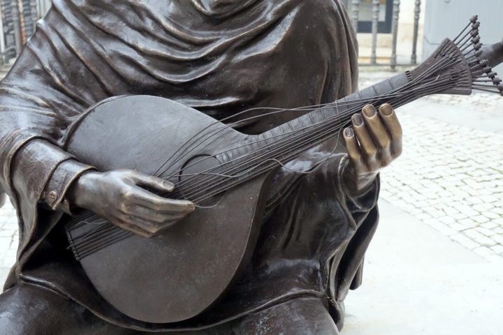 Estátua de Dora Tracana vandalizada (4)