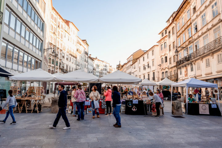 Praça do Comércio acolhe mais uma edição da Feira de Artesanato Urbano no próximo sábado (3)