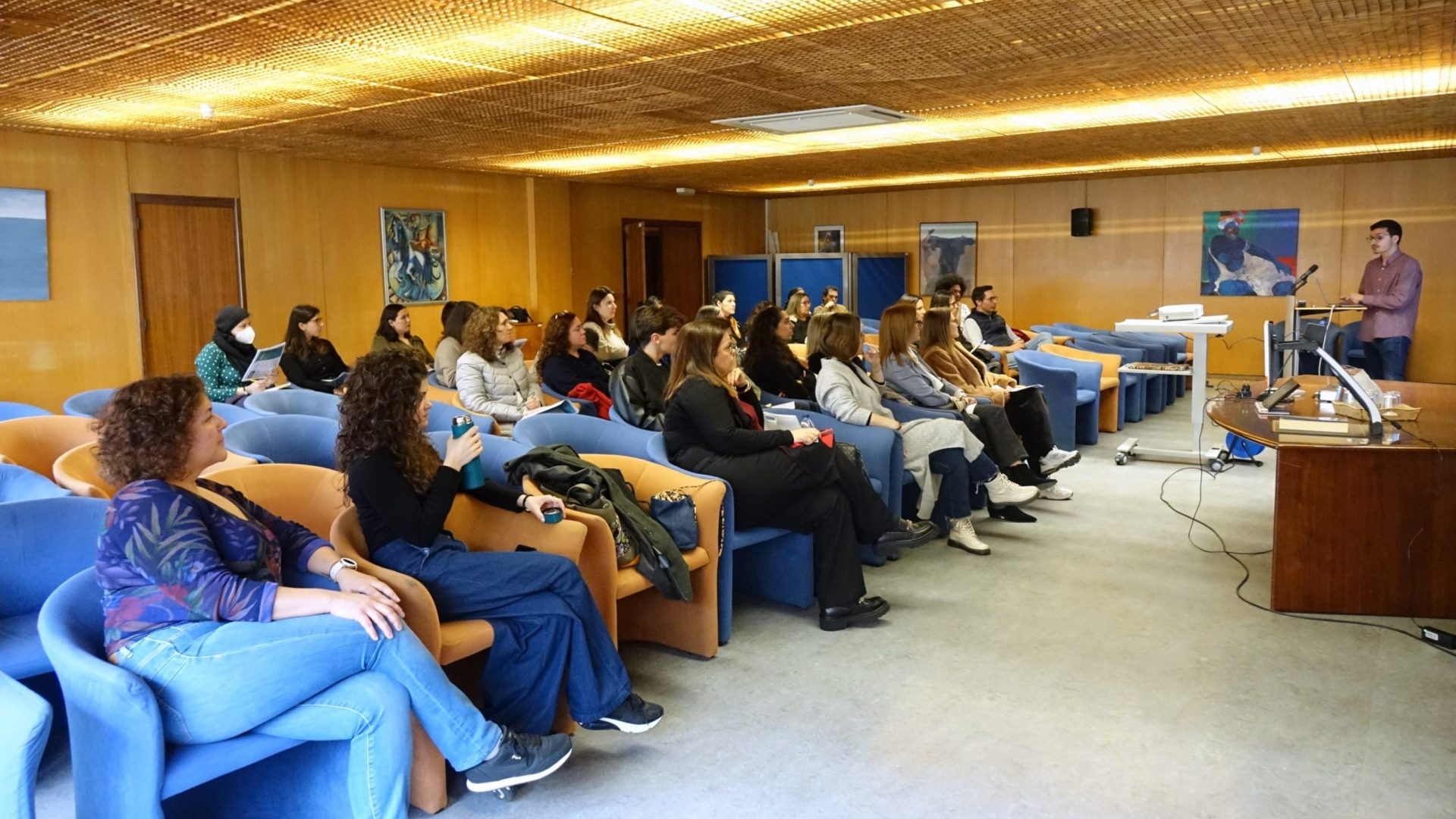 CM de Coimbra promove formação de funcionários municipais que atendem público