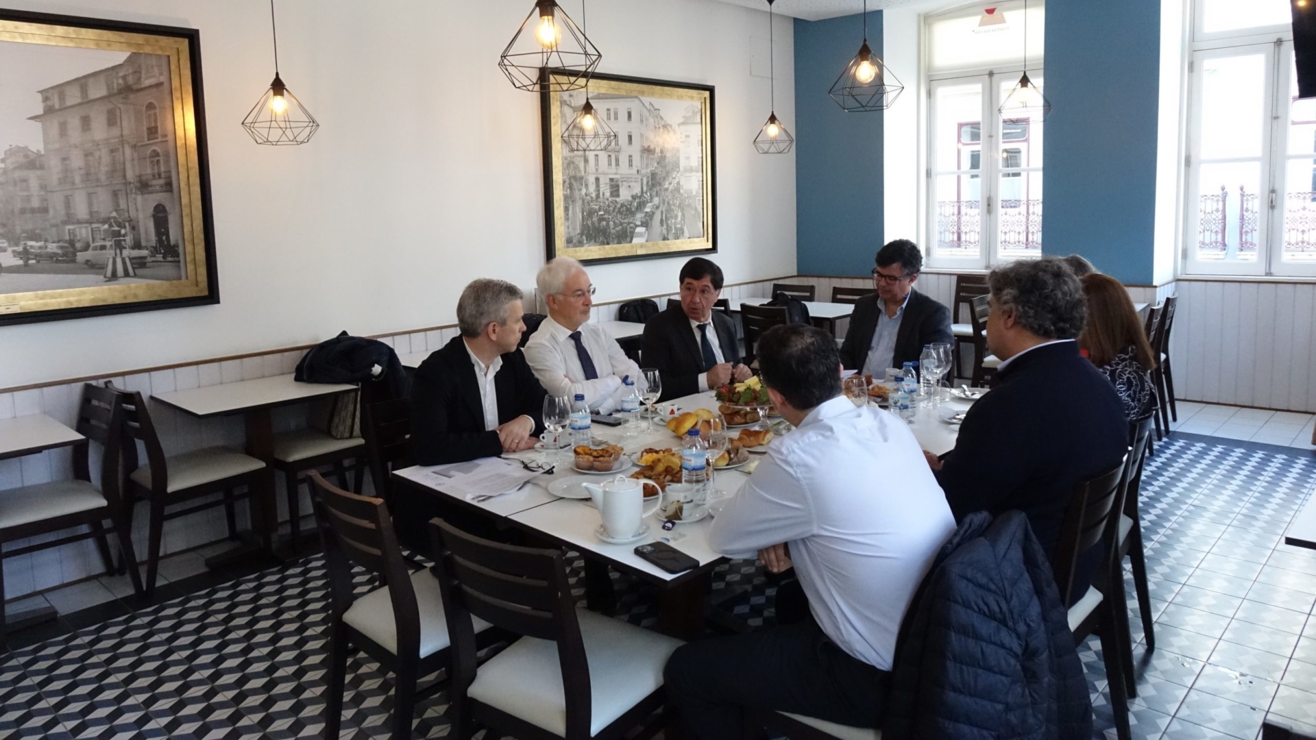 CM de Coimbra reforça diálogo com empresários da hotelaria na iniciativa “Bom dia, negócios”