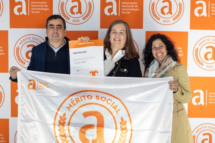 CM de Coimbra distinguida com Bandeira de Mérito Social (1)