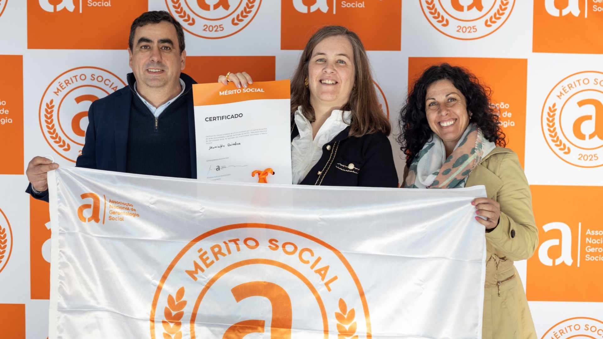 CM de Coimbra distinguida com Bandeira de Mérito Social